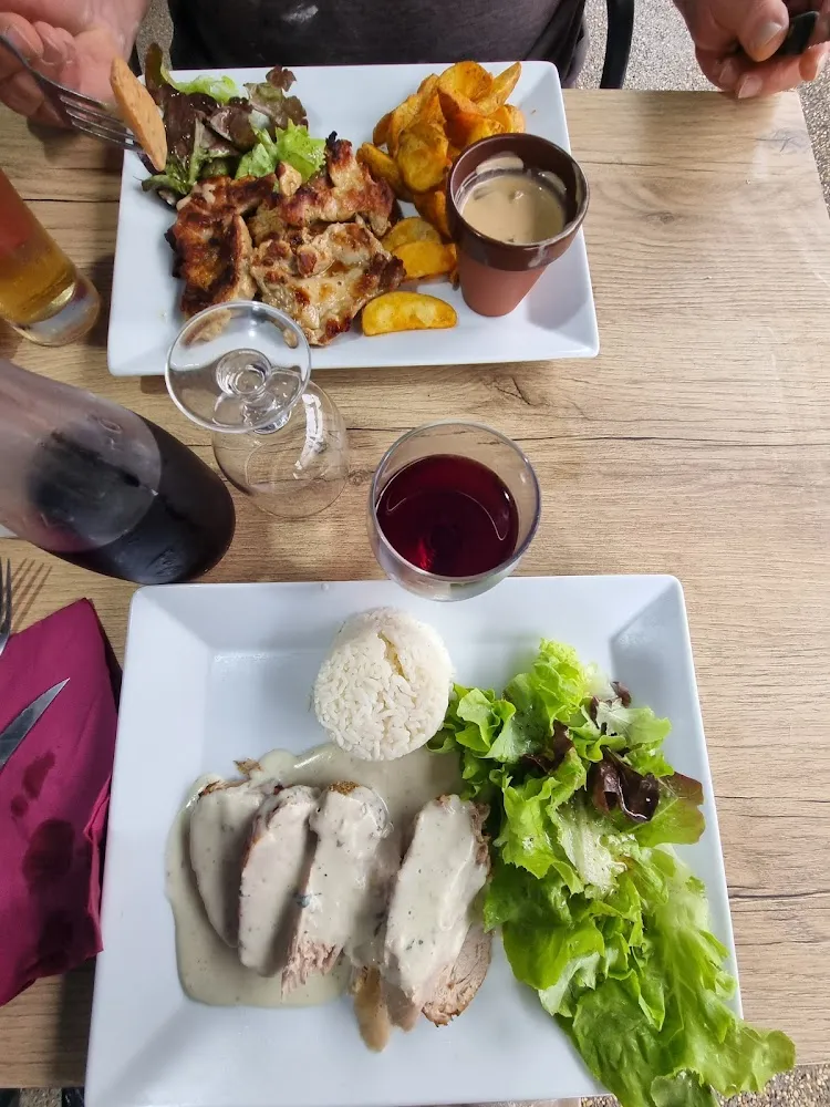 Filet Mignon Braise Sauce Roquefort